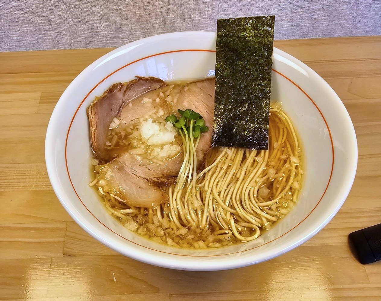 群馬県藤岡市に「自家製麺 鶏そば 4x4 (しかけし)」っていう鶏そば屋